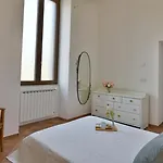 Afrodite 8, Emma Вилла Милаццо