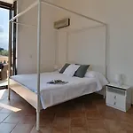 Afrodite 8, Emma