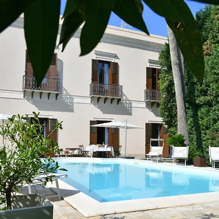 Villa Afrodite 8, Emma Milazzo