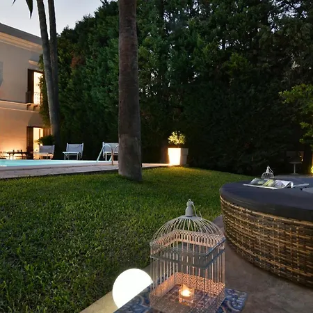 Villa Afrodite 8, Emma