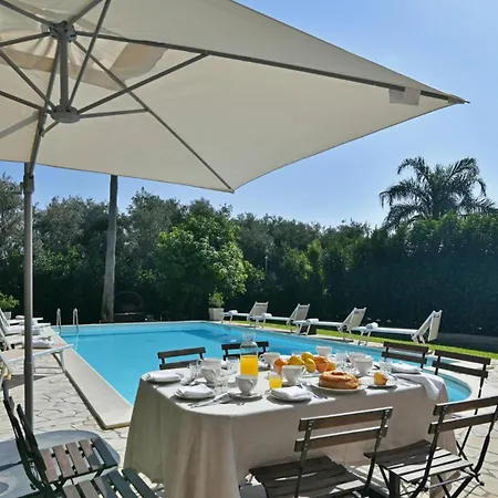 Villa Afrodite 8, Emma Milazzo